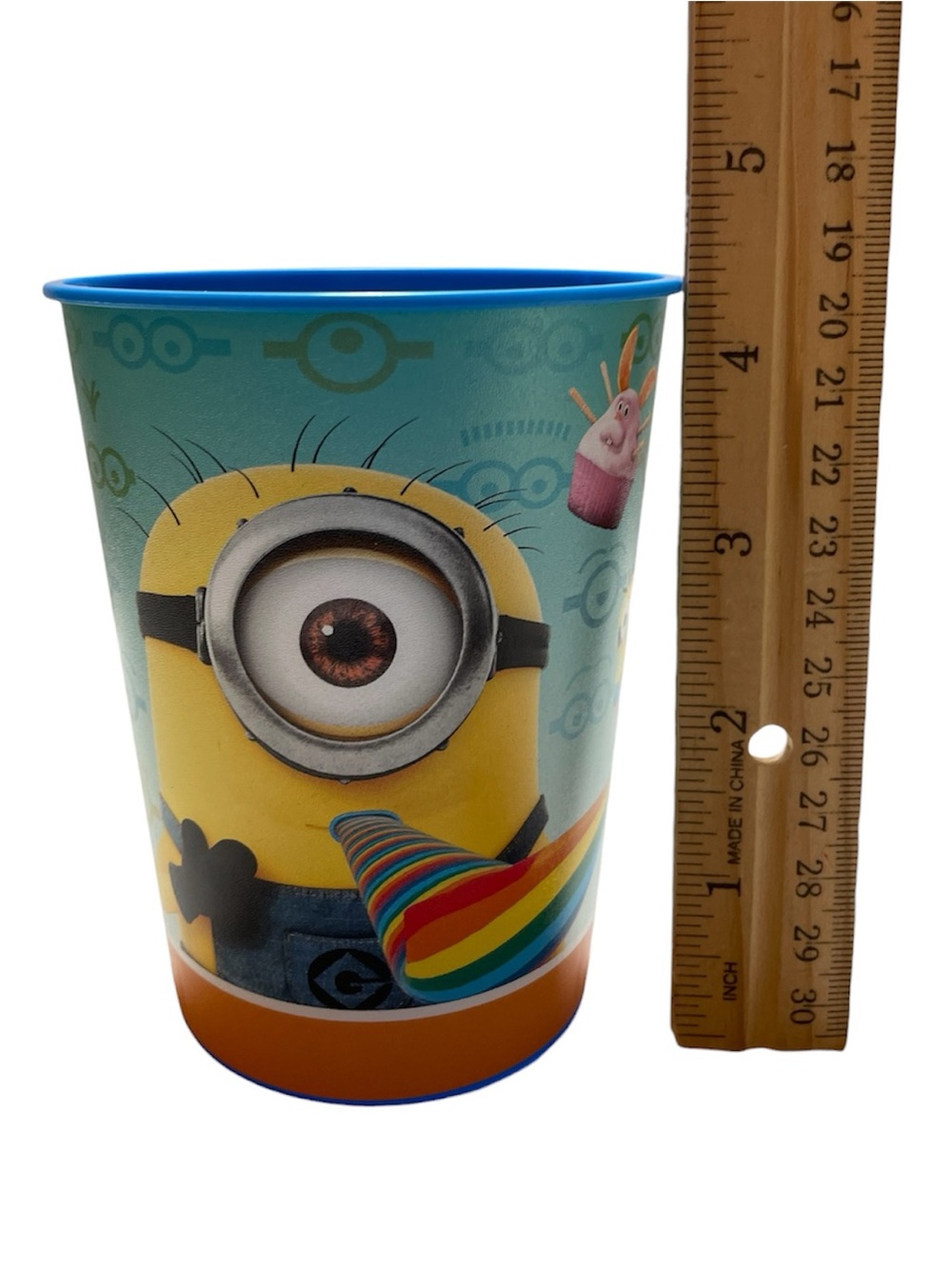 NEW Minions Party Plastic Cups Kids Drinkware Set BPA Free Lot of 4 NWOT - Picture 5 of 5